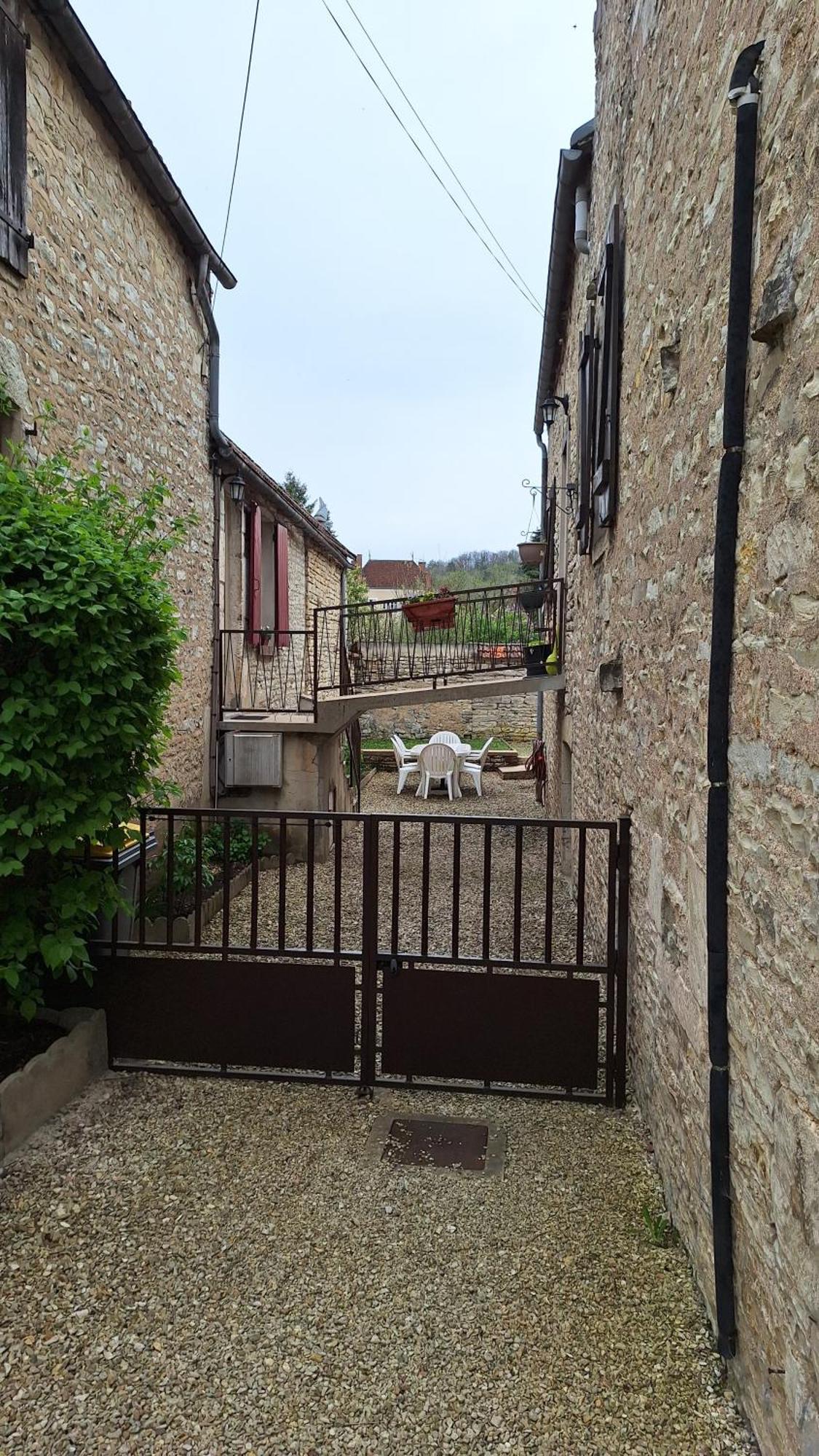 Gite La Passerelle Arcy-sur-Cure Exterior photo